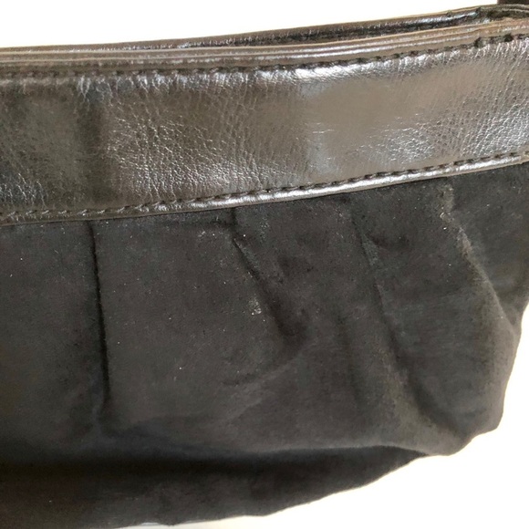 Chateau Zip Up Black Flower Mini Handbag - Picture 7 of 9